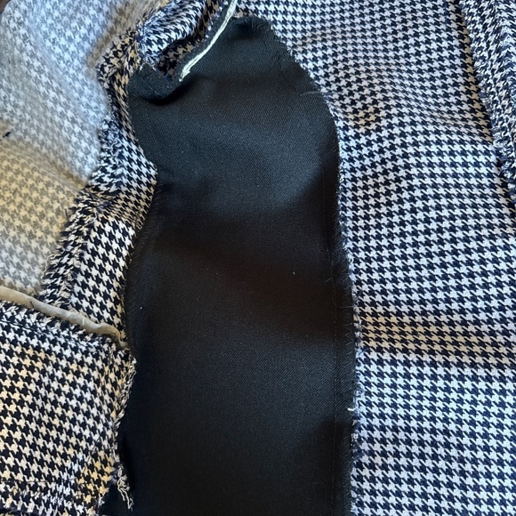 Vintage Houndstooth Blazer with Contrast Lapel - Picture 5 of 6